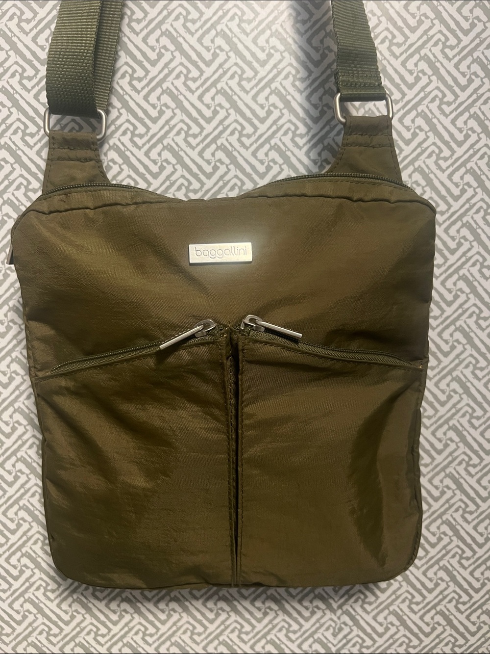 Baggallini Olive Crossbody Messenger Bag